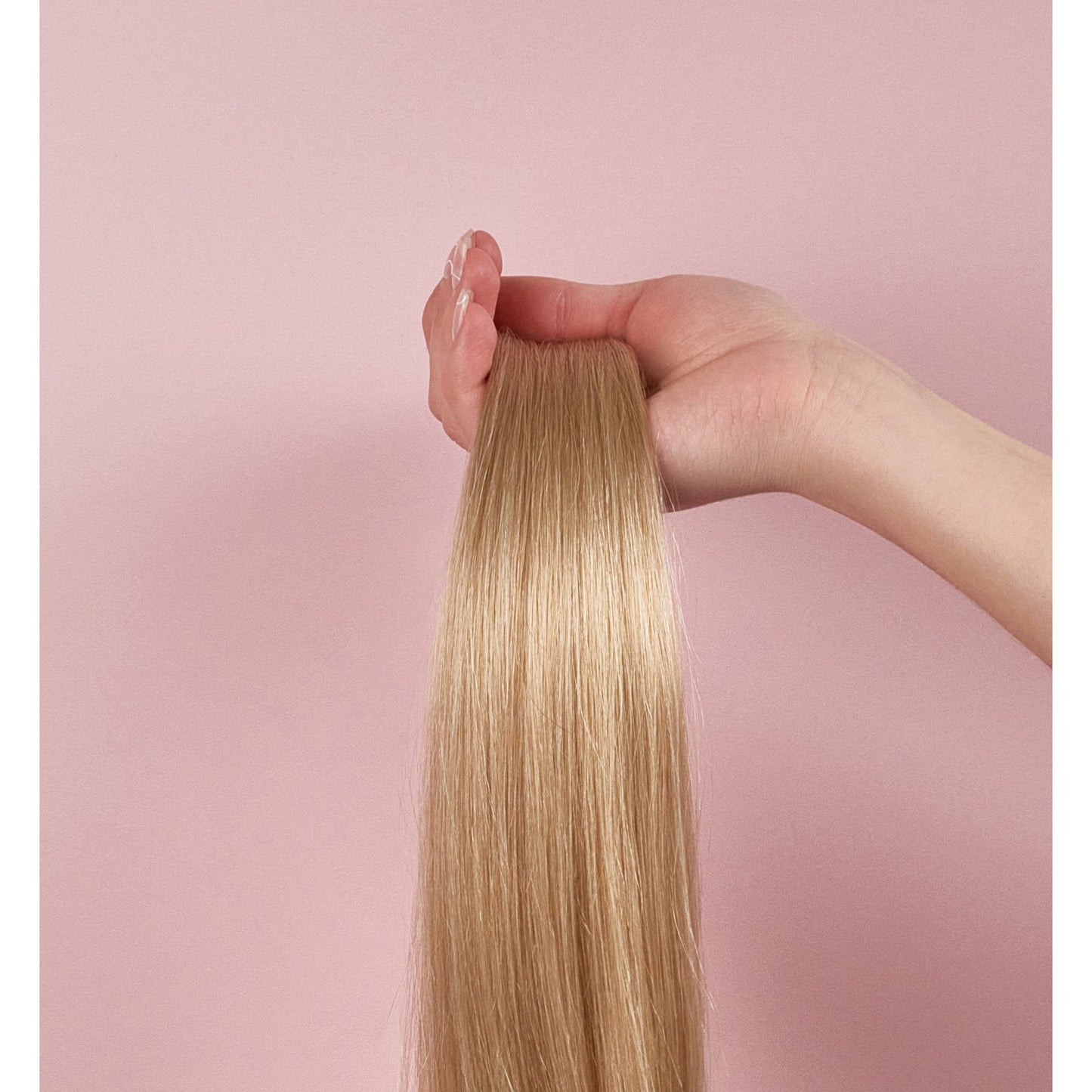 clip in human hair extensions seamless luxe M18/22 in hand