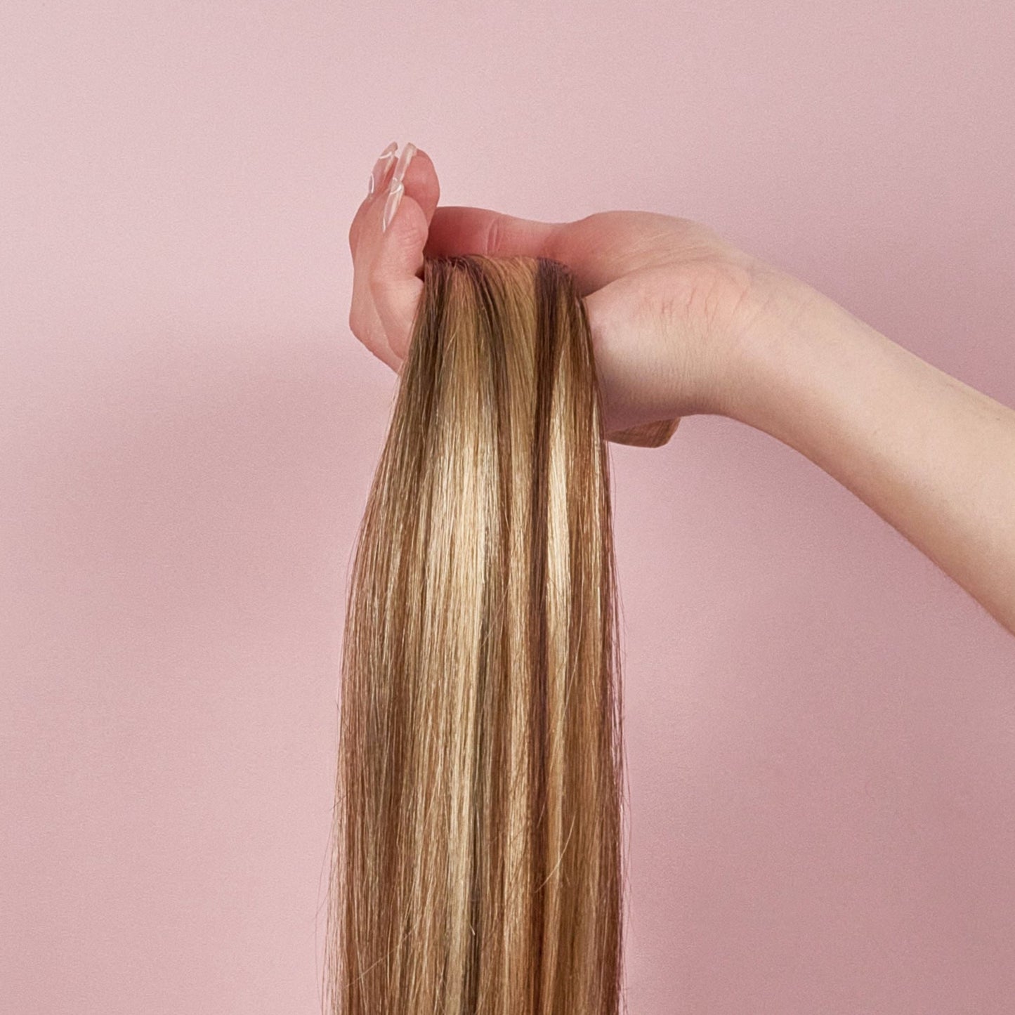 clip in human hair extensions seamless luxe P6/22 in hand